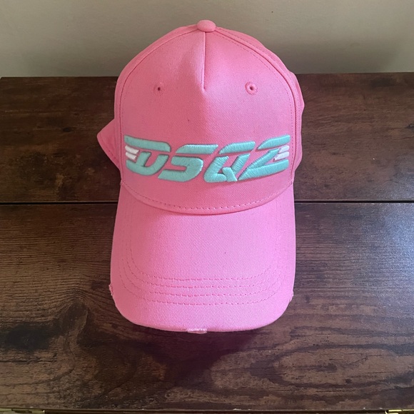 DSquared2 hat - Picture 2 of 6